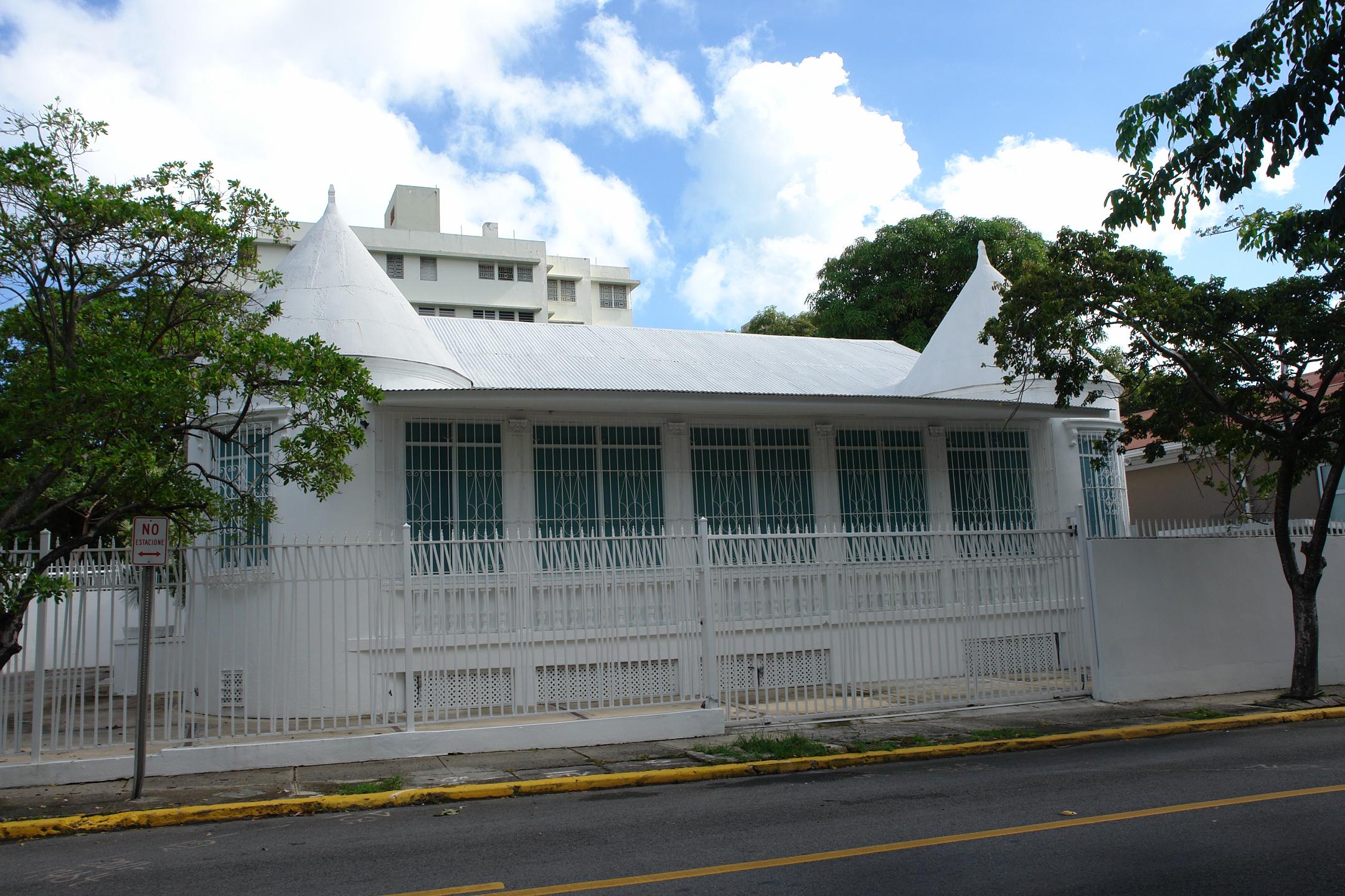 Casa en la calle Unión 669 esquina Avenida Fernández Juncos - San Juan (Miramar) - 2011 00003